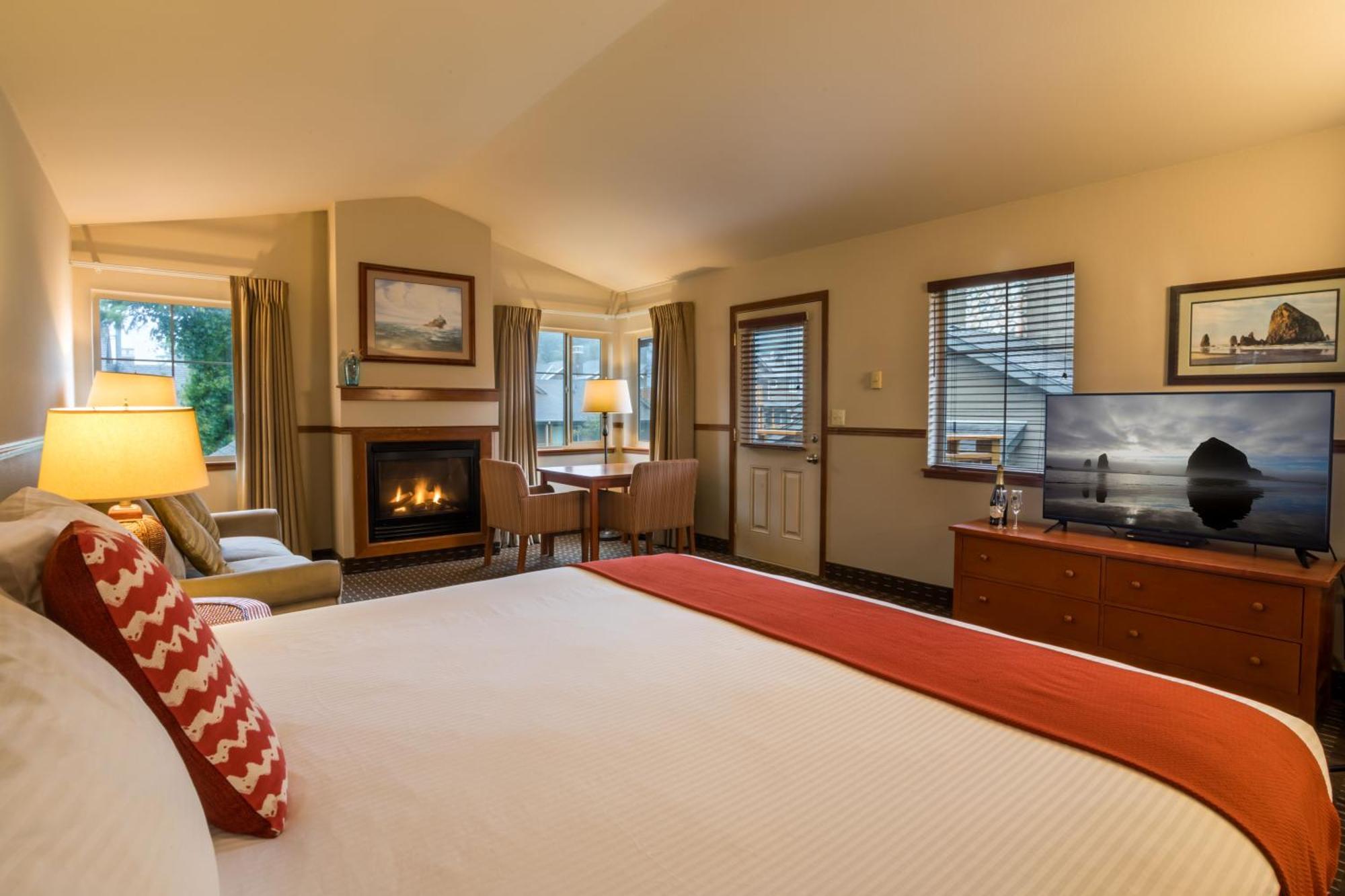 Classic King Room with Sofa Sleeper, 2nd Floor, Non - Pet