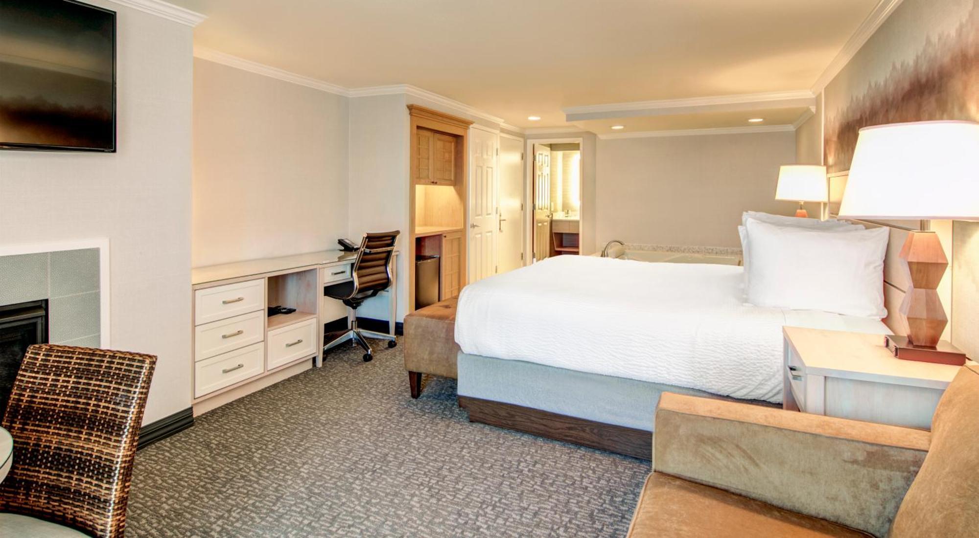 NW Partial Ocean View King Spa