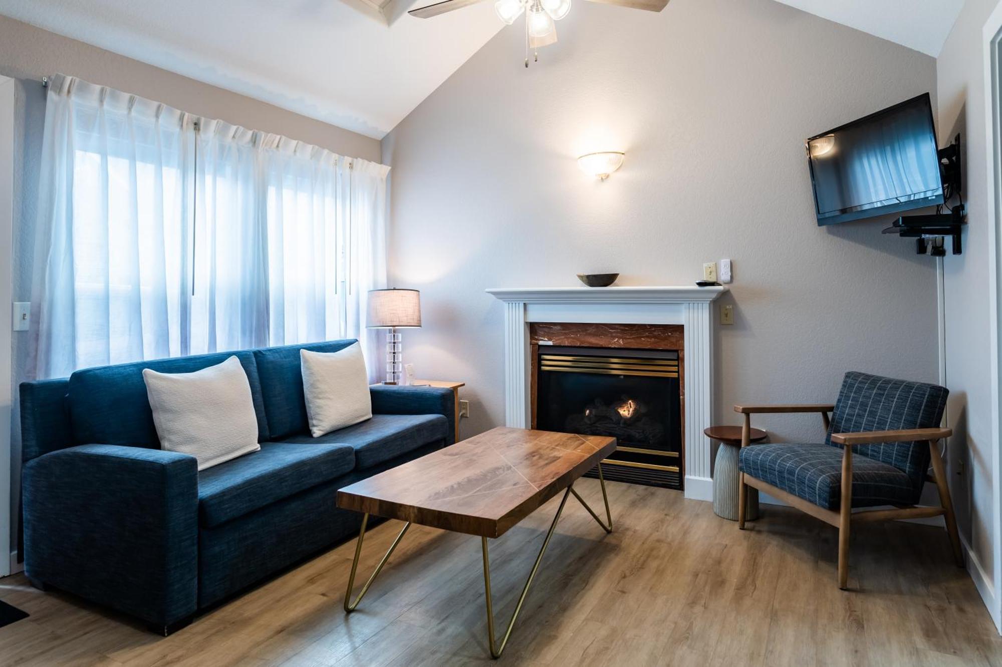 One Bedroom Suite with Spa,1086839446:JPEG