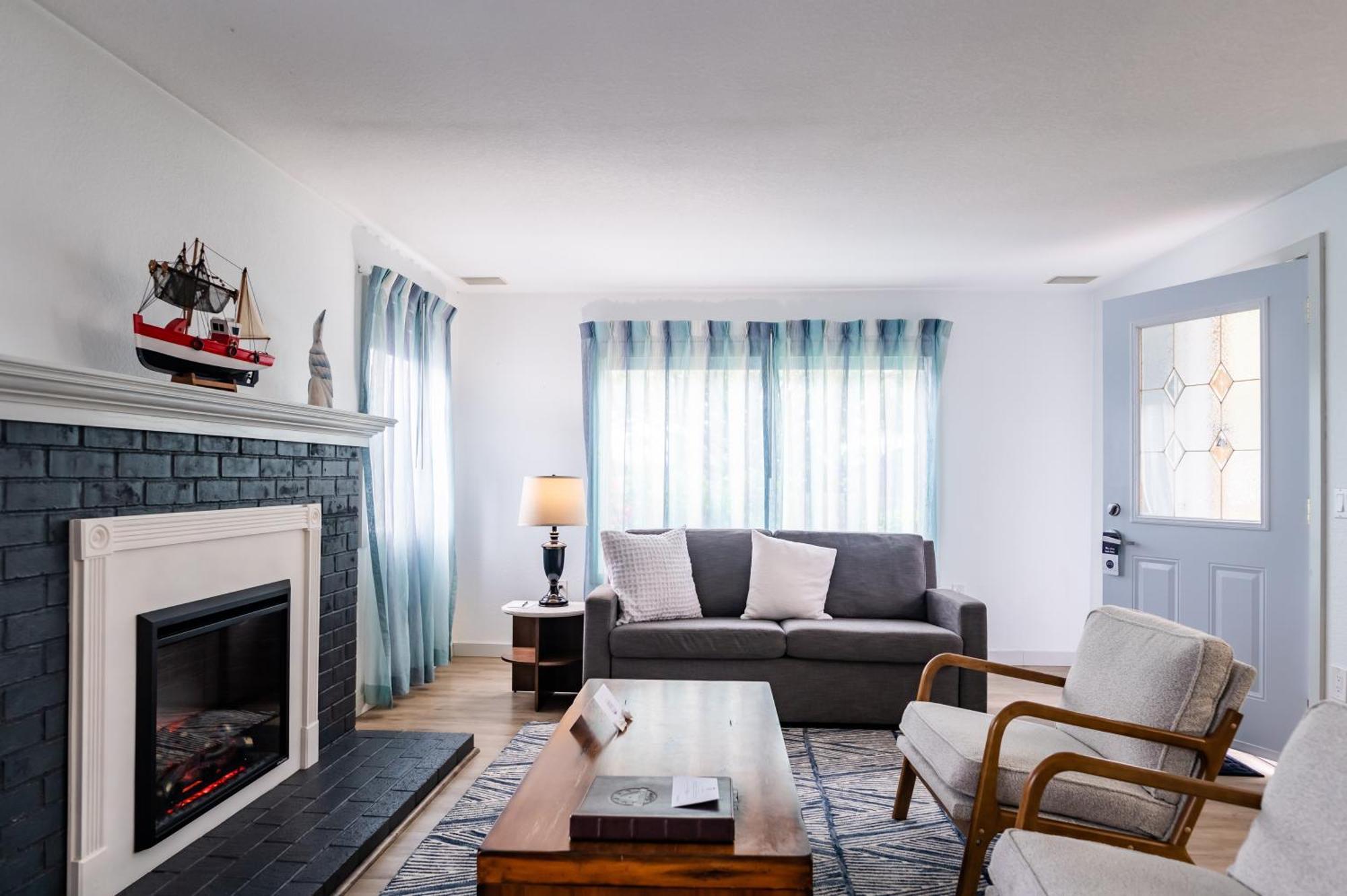 Two-Bedroom Suite,1592064002:JPEG